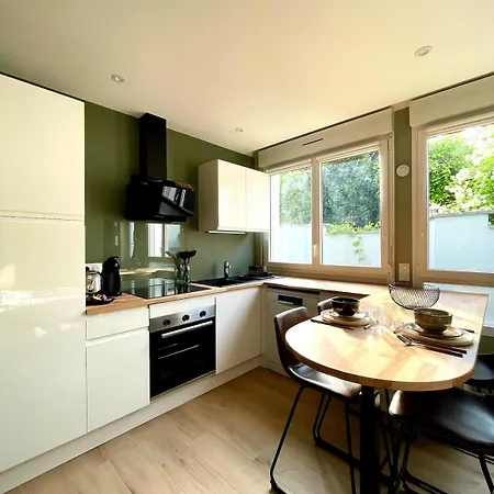 Egality Apartment *